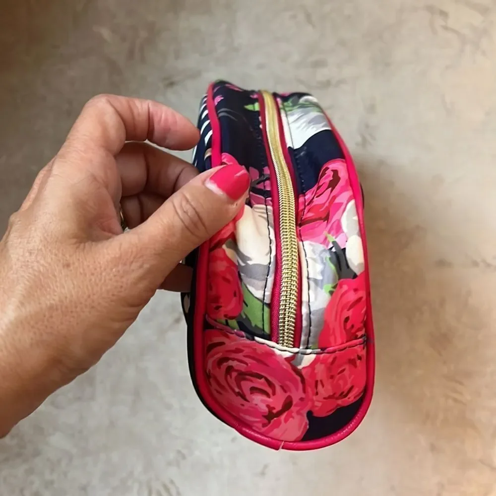 *Betsey Johnson* 💃 Floral Cosmetic Case EUC